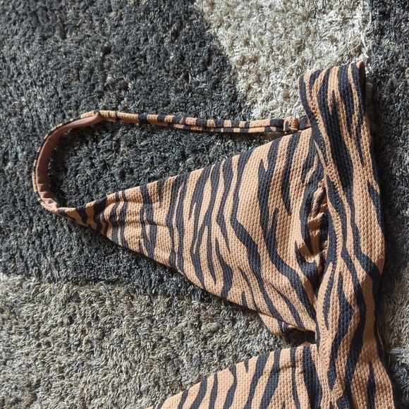 Aerie Animal Print Triangle Bikini Top Only Size XS NWOT - Picture 3 of 8